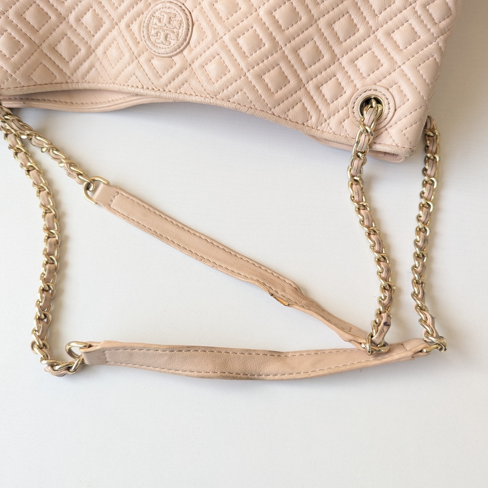 Tory Burch Quilted Cream Shoulder Bag - Picture 9 of 16